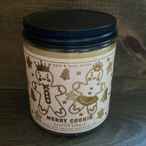 NWT Bath & Body Works Merry Cookie Scented Candle